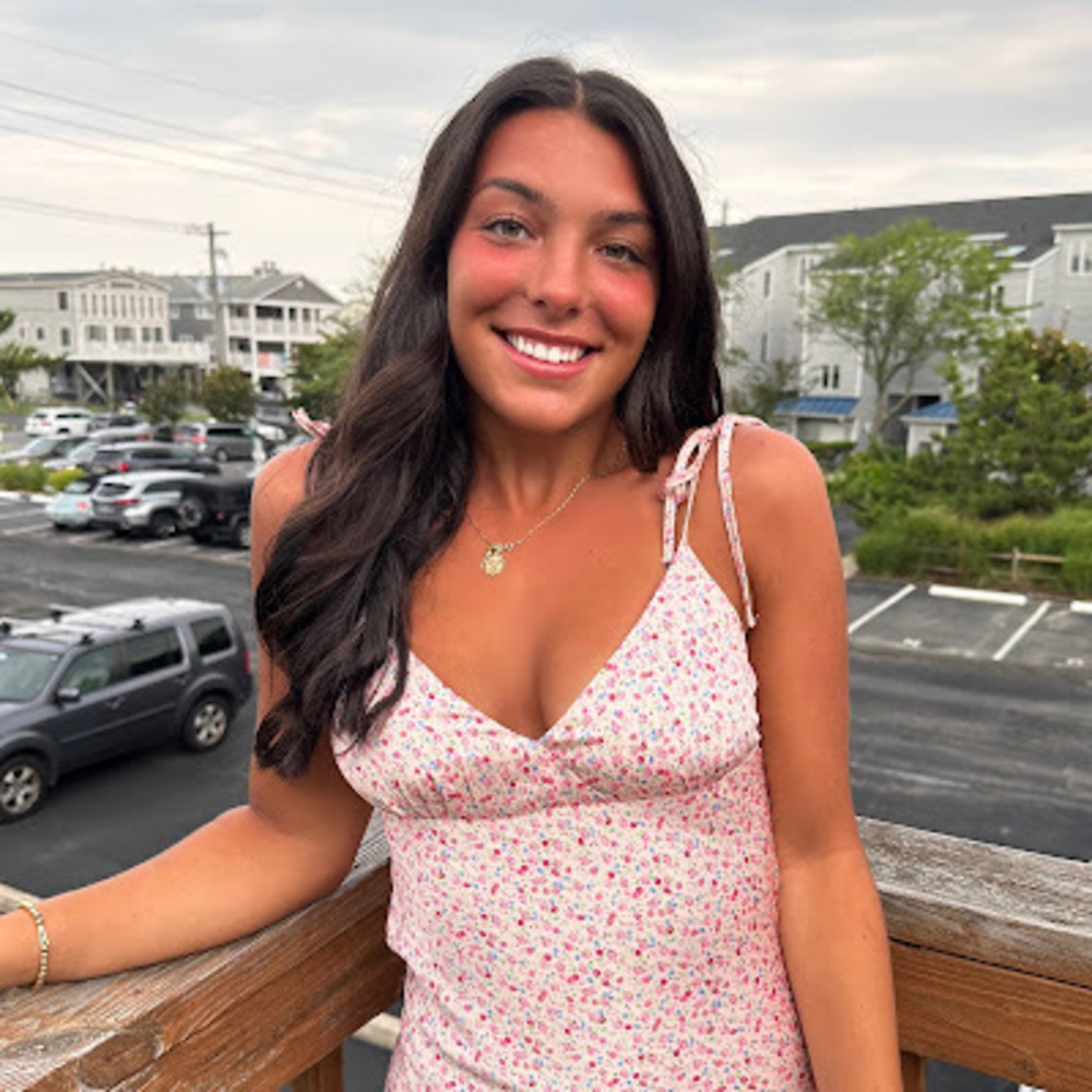 Meet your Posher, Adriana